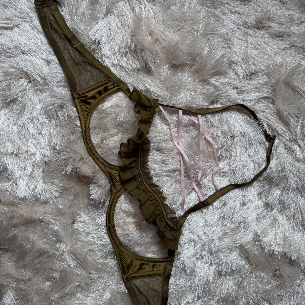 Savage X Fenty Sexy Sheer Bra - Picture 3 of 7